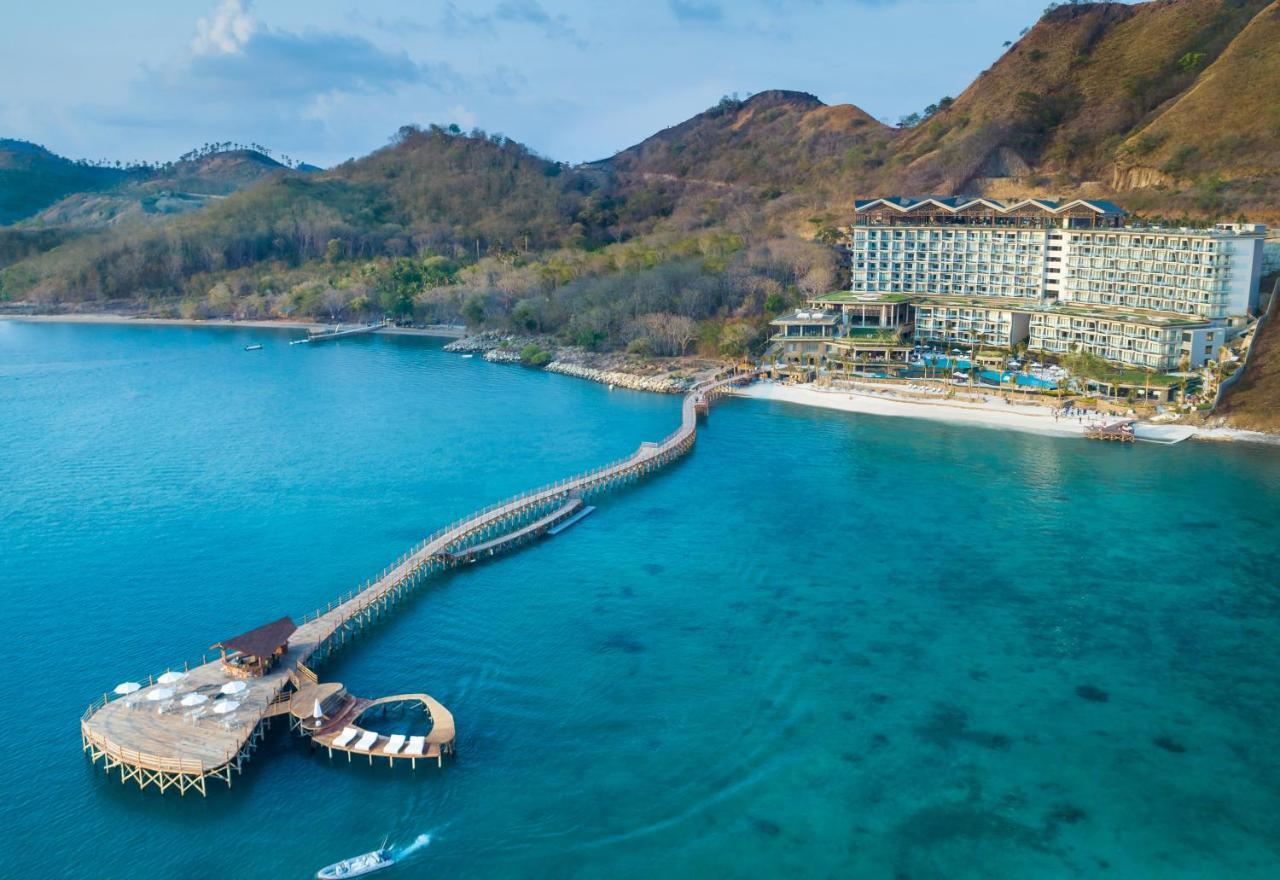 Ayana Komodo Waecicu Beach Hotel ลาบวนบาโจ ภายนอก รูปภาพ