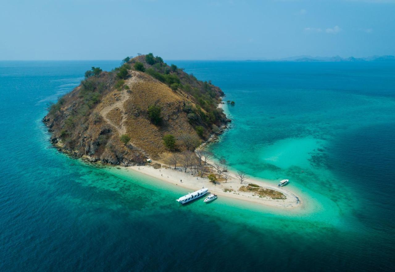 Ayana Komodo Waecicu Beach Hotel ลาบวนบาโจ ภายนอก รูปภาพ